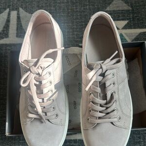 Ecco Blush Casual Sneakers